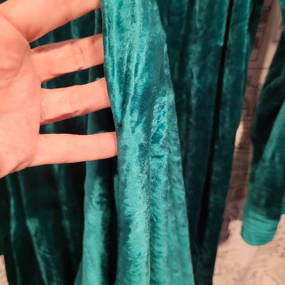 Vintage Emerald Green Velvet SFAntastic Sacks Fifth Avenue Nightgown Housecoat - Picture 3 of 10